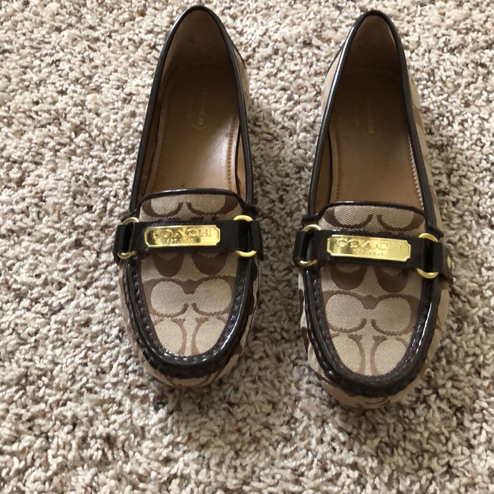 Coach flats